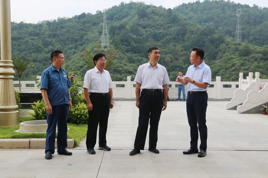 24-2018年8月，全省綠色礦山建設(shè)現(xiàn)場會(huì)在金徽股份召開，時(shí)任副省長李斌出席會(huì)議并做重要講話。.jpg