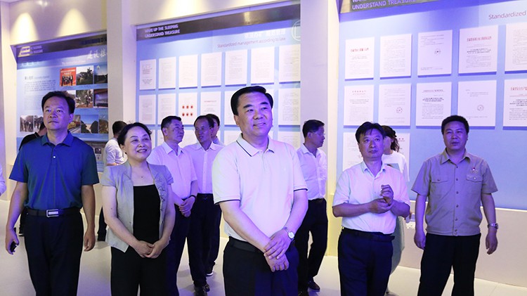 省委常委、省委統(tǒng)戰(zhàn)部部長馬廷禮蒞臨金徽股份調研